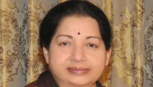 201612081341096099_jayalalithaa-smile-and-spoke-to-3-nurses-in-apollo-hospital_secvpf