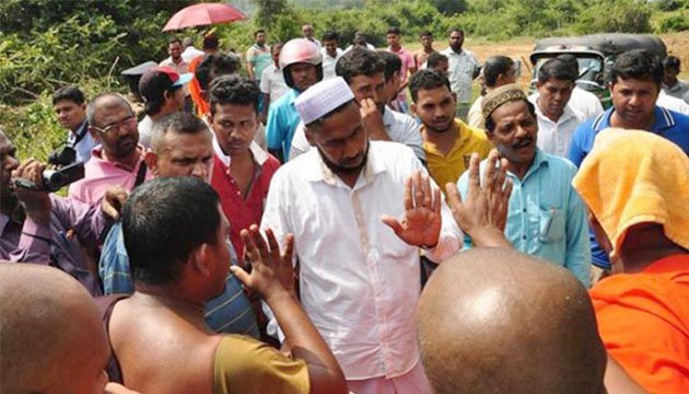 இலங்கை முஸ்லிம்கள் மீது இனவாத அடாவடித்தனம் – தலைமைகளிடம் மக்கள் எதிா்பாா்ப்பது என்ன?