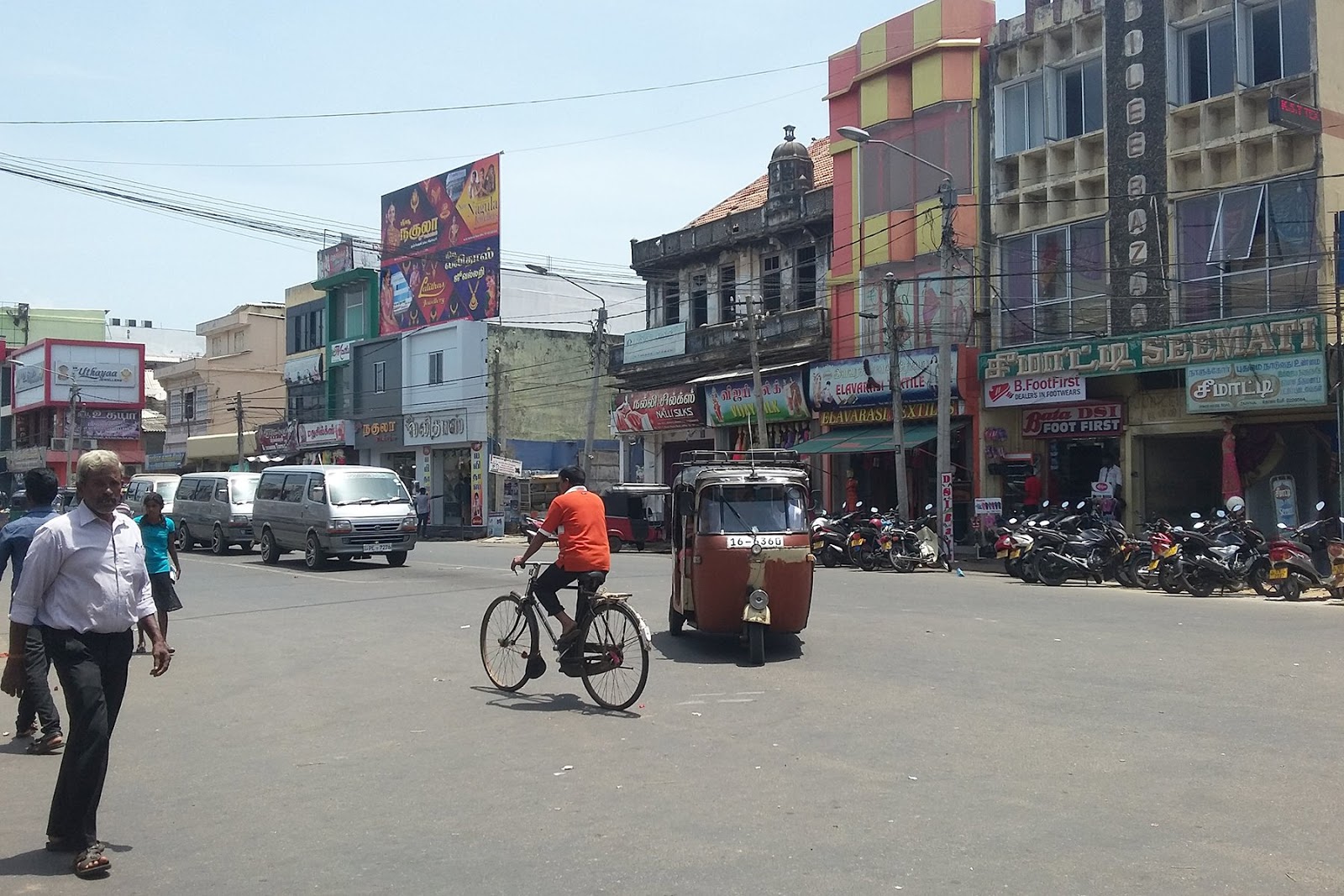 போக்குவரத்து சேவைகள் யாழில் ஸ்தம்பிதம்[படங்கள் இணைப்பு]