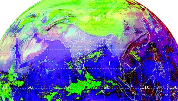 காற்றழுத்த தாழ்வுப்பகுதி தமிழகம் அருகே மையம் - இன்றும் பலத்த மழை பெய்யும் என்று அறிவிப்பு