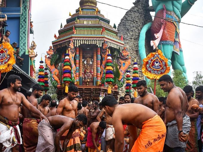 மருதனார்மடம் சுந்தர ஆஞ்சநேயர் ஆலய இரதோற்சவம்! (படங்கள், வீடியோ)