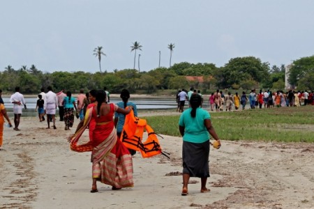 இரணைதீவிற்கு பாதுகாப்புப் படை உள்ளிட்ட குழுவினர் விஜயம்