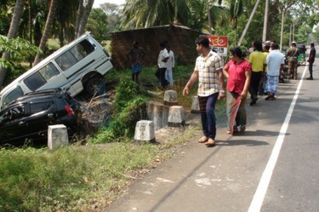 இன்று அதிகாலை இடம்பெற்ற கோர விபத்து