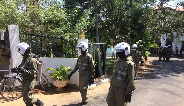 மானிப்பாய் பிரதேச சபைக்குட்பட்ட பகுதிகளில்  கிருமி தொற்று நீக்கி விசுறும் நடவடிக்கை..!!