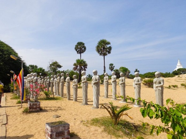 சர்ச்சைக்குரிய விகாரையை பாதுகாக்க கடற்படை களமிறக்கப்பட்டது!