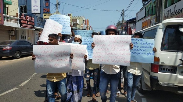 மொட்டுக்கு வாக்களித்தவர் நடுத்தெருவுக்கு வந்தார்..!!!