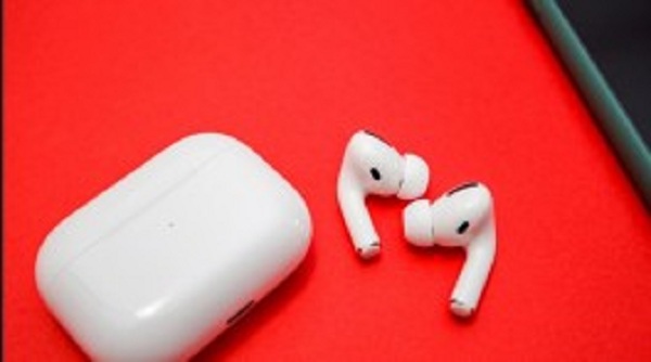 ஆப்பிள் நிறுவனத்தின் AirPods Pro 2 சாதனம் தொடர்பில் வெளியான தகவல்..!!