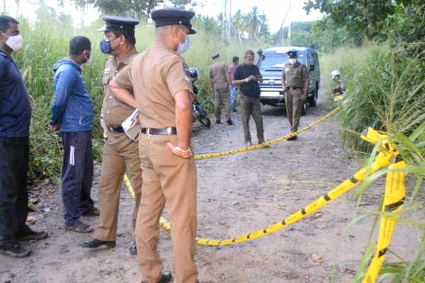 திருமண வீட்டில் ஒன்றுக்கூடிய நண்பர்களால் குழப்பம்! நால்வர் வெட்டிப்படுகொலை