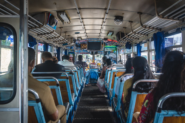 மேல் மாகாணத்தில் பேருந்துகளில் நடைமுறைக்கு வரும் கடுமையான கட்டுப்பாடு