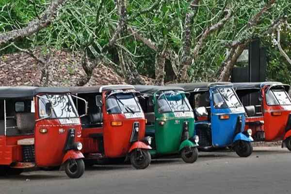 முச்சக்கர வண்டிகளில் அலங்காரம் செய்வதற்கு கட்டணம் அறவிடப்படும்..!!!